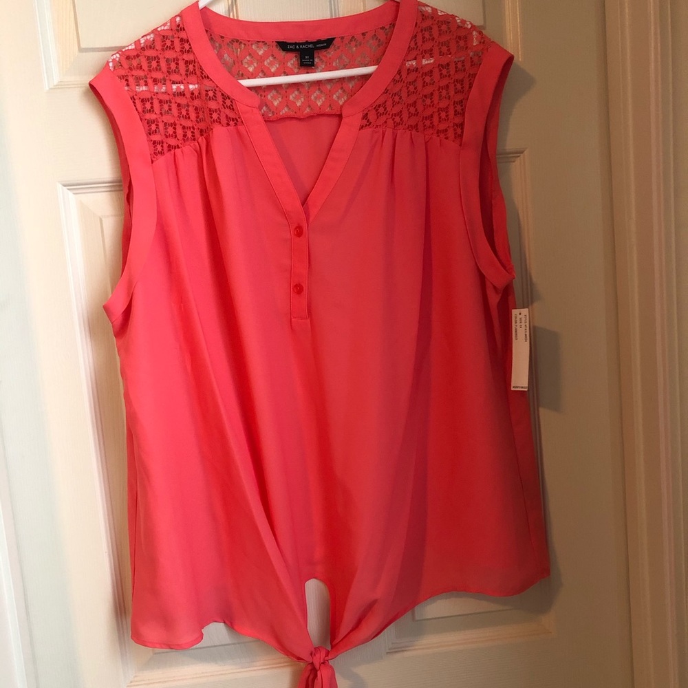 NWT Zac & Rachel button Front top